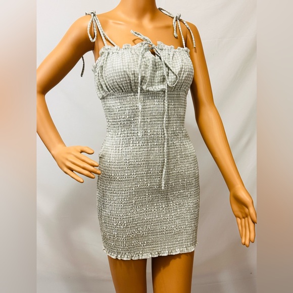 Princess Polly Korina Light Green Gingham Shirred Mini Dress - Size 4 - Picture 5 of 8